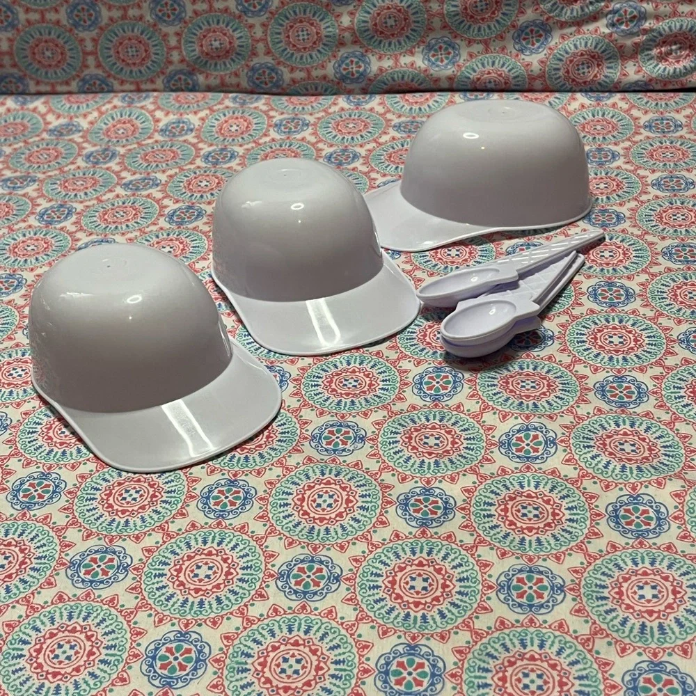 🌟❣️6/$10❣️🌟NWOT 3 white baseball hat bowls w/ ice cream spoons